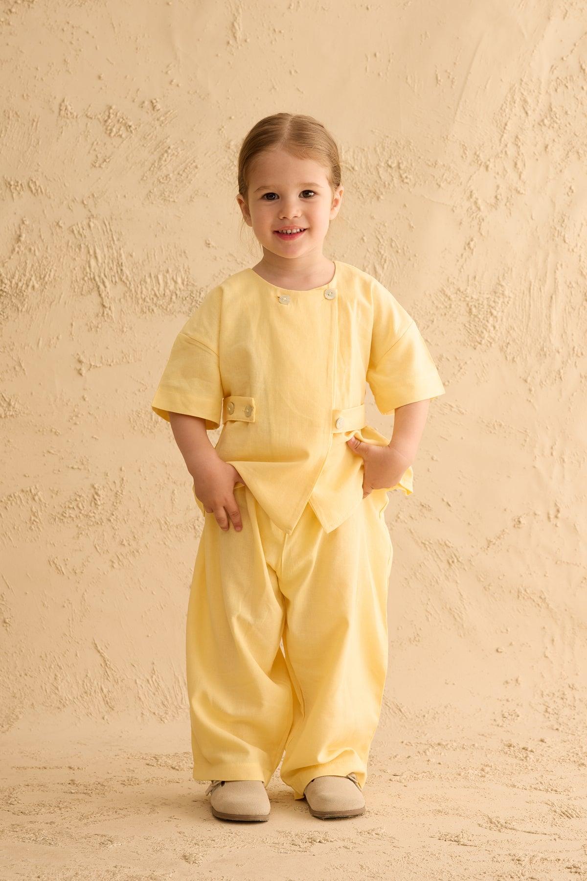 Double-Buttoned Trouser Suit Yellow