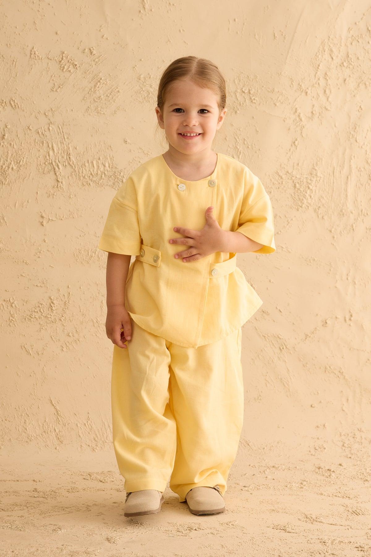 Double-Buttoned Trouser Suit Yellow