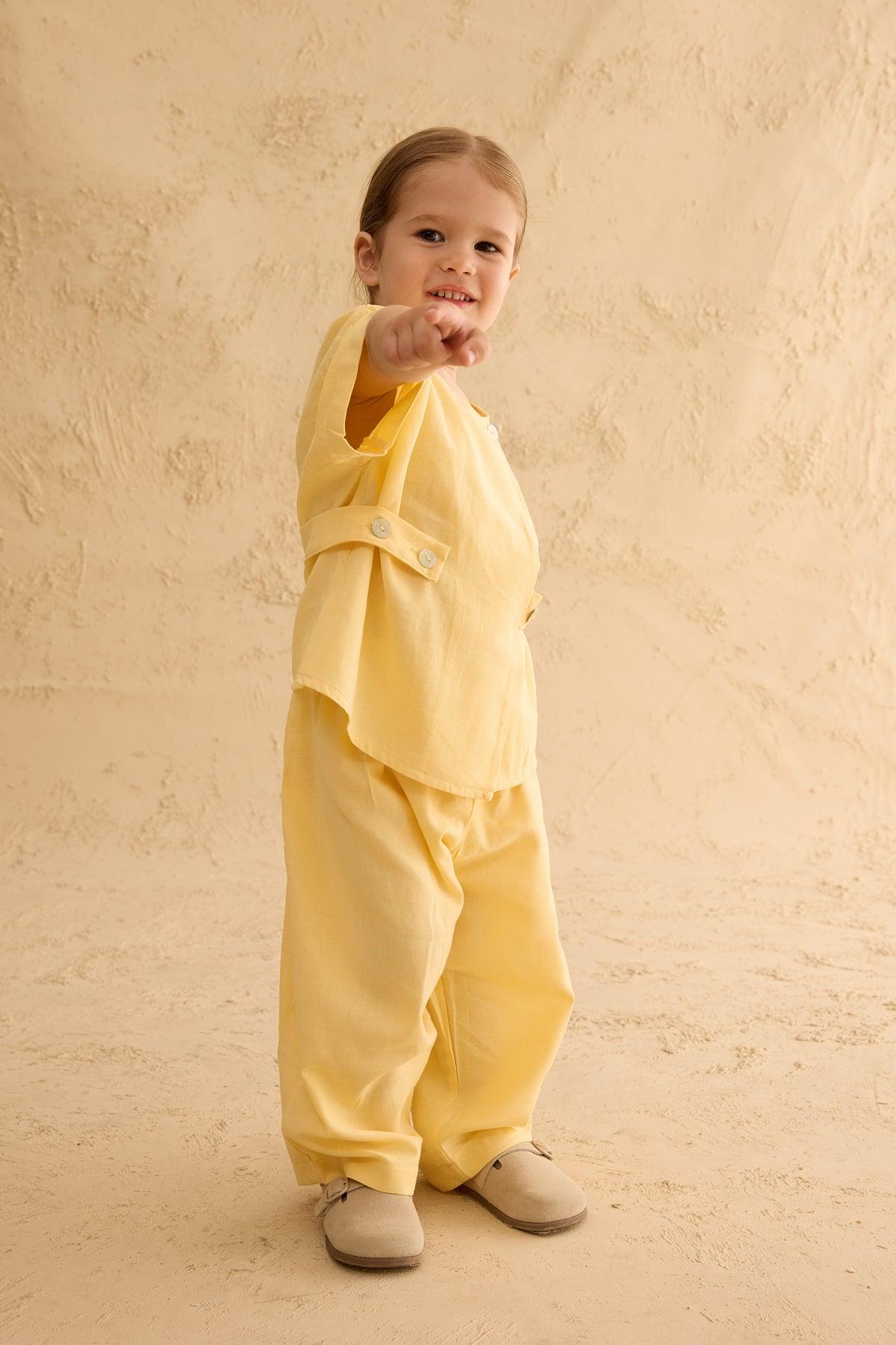 Double-Buttoned Trouser Suit Yellow