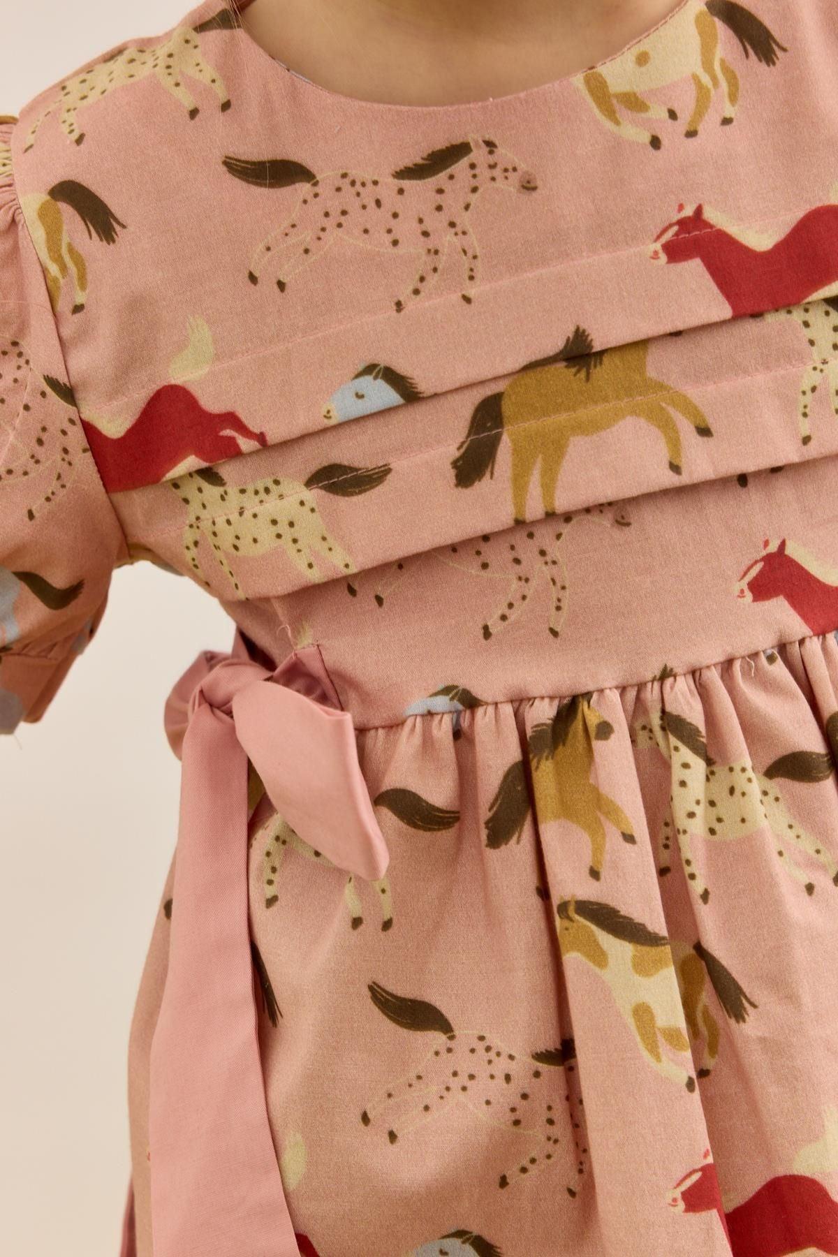 Nervür Bağlamalı Elbise At Desenli