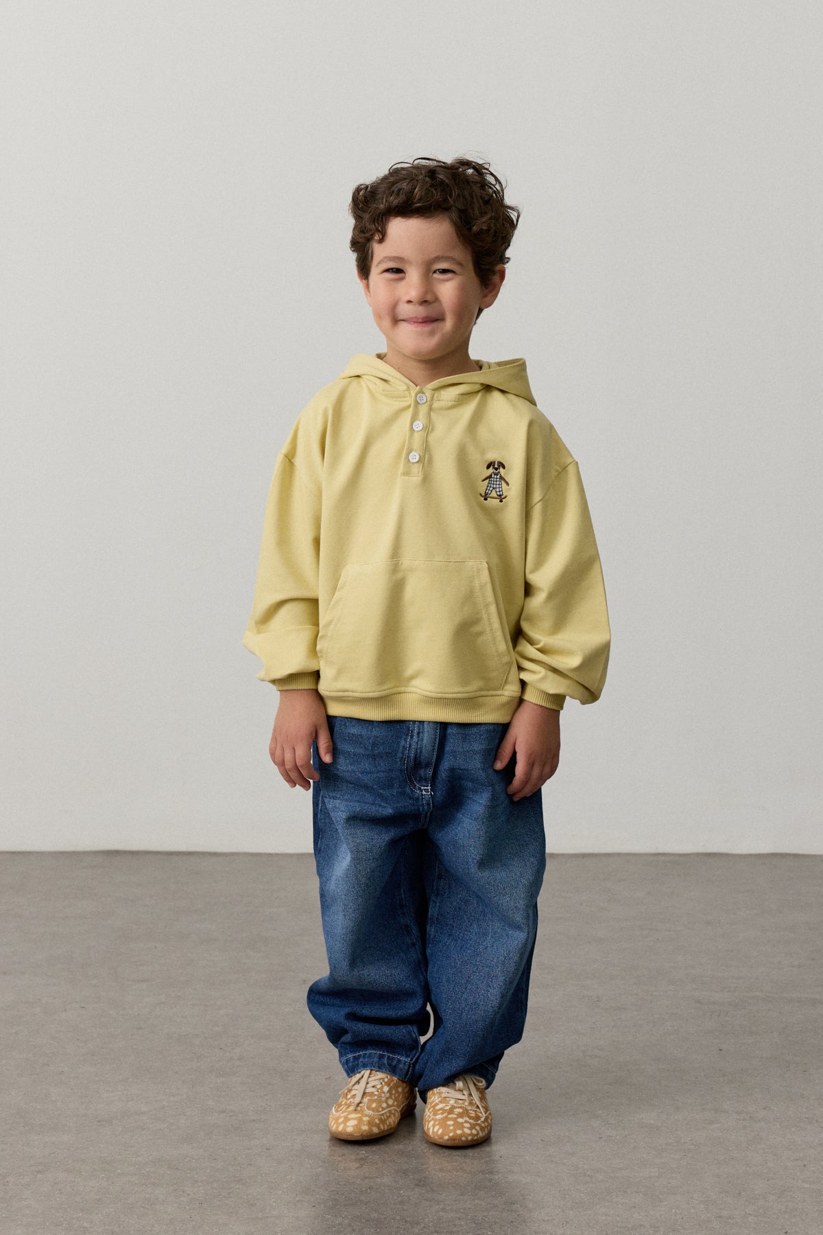 Oversize Kapüşonlu Nakışlı Sweatshirt Sarı
