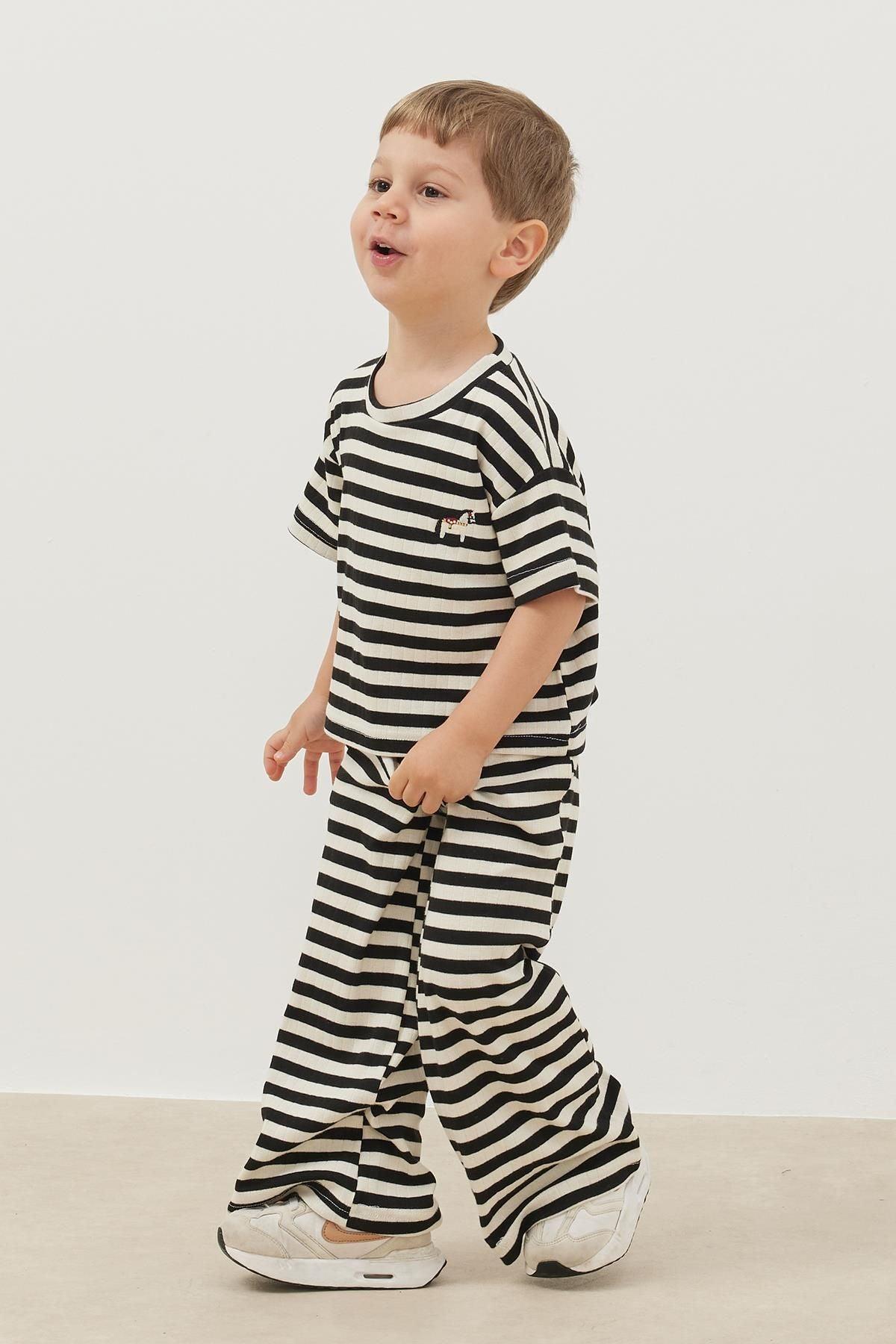 Rahat Takım Kalın Çizgili Siyah