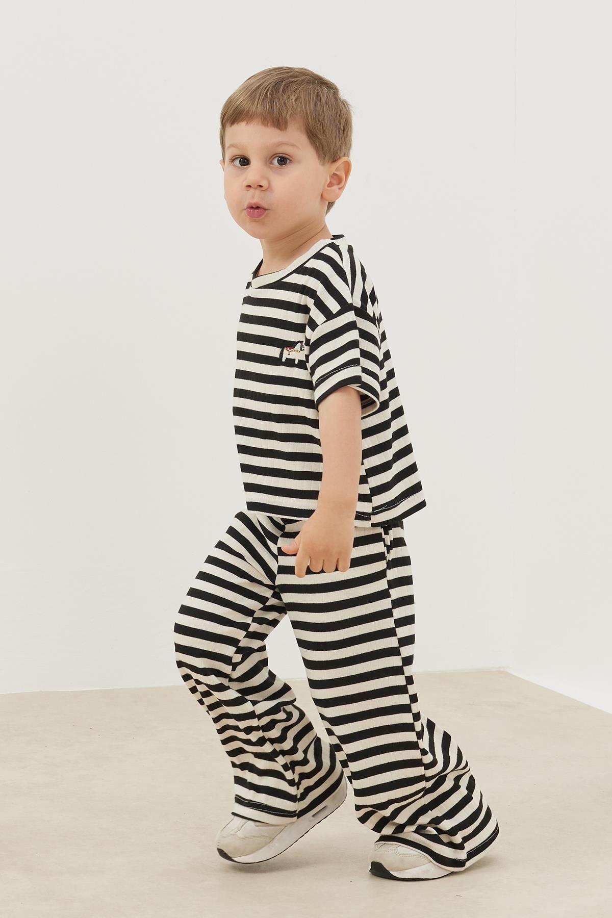 Rahat Takım Kalın Çizgili Siyah