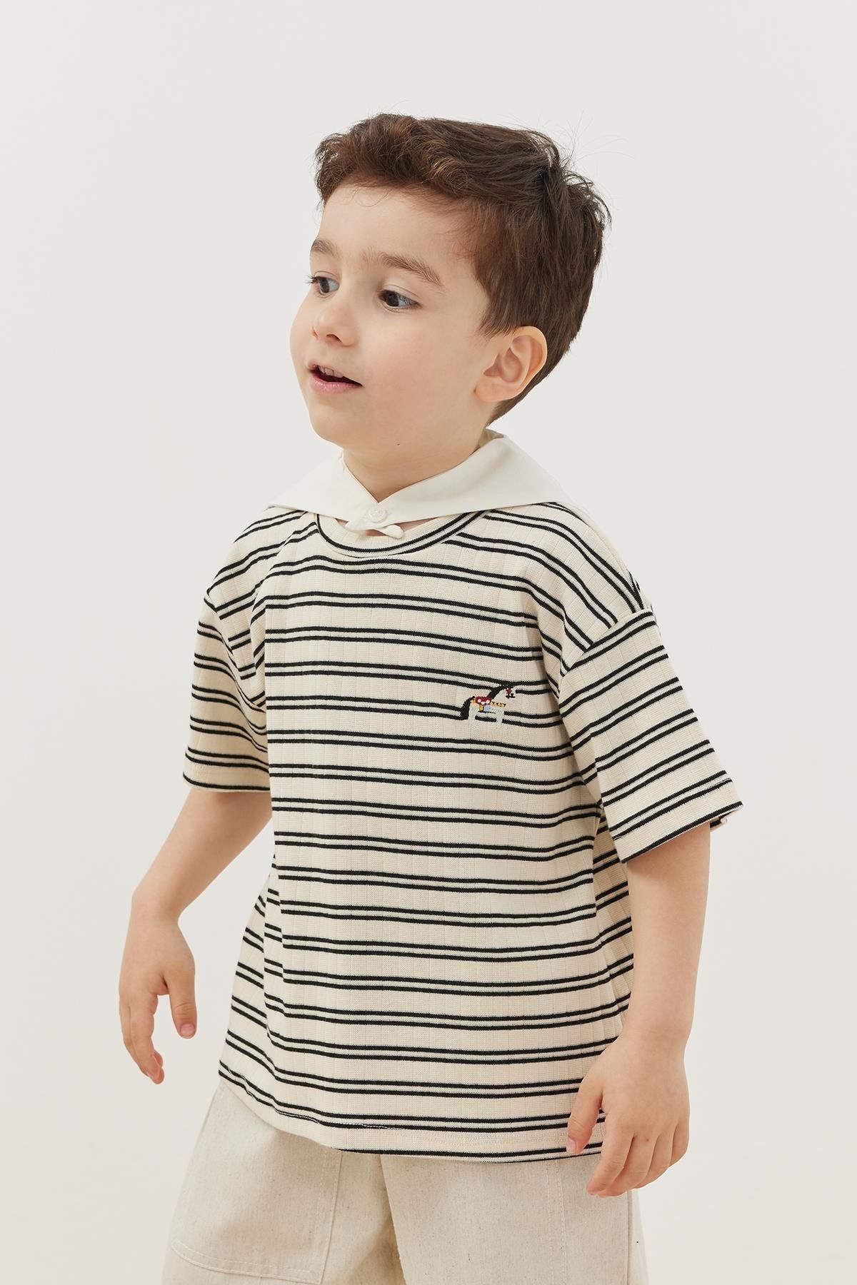 Seyyar Yakalı Tişört İnce Çizgili Siyah