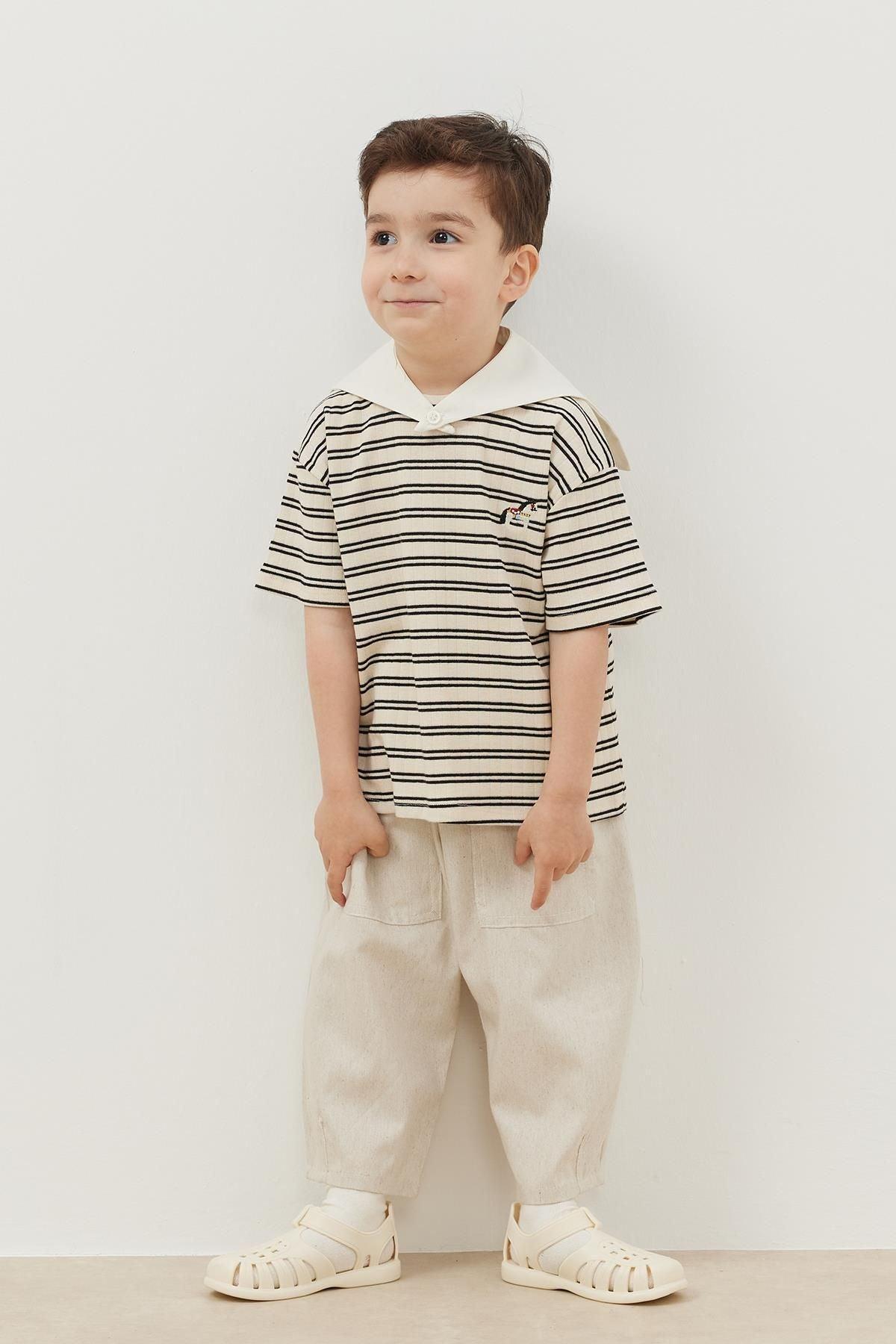 Seyyar Yakalı Tişört İnce Çizgili Siyah