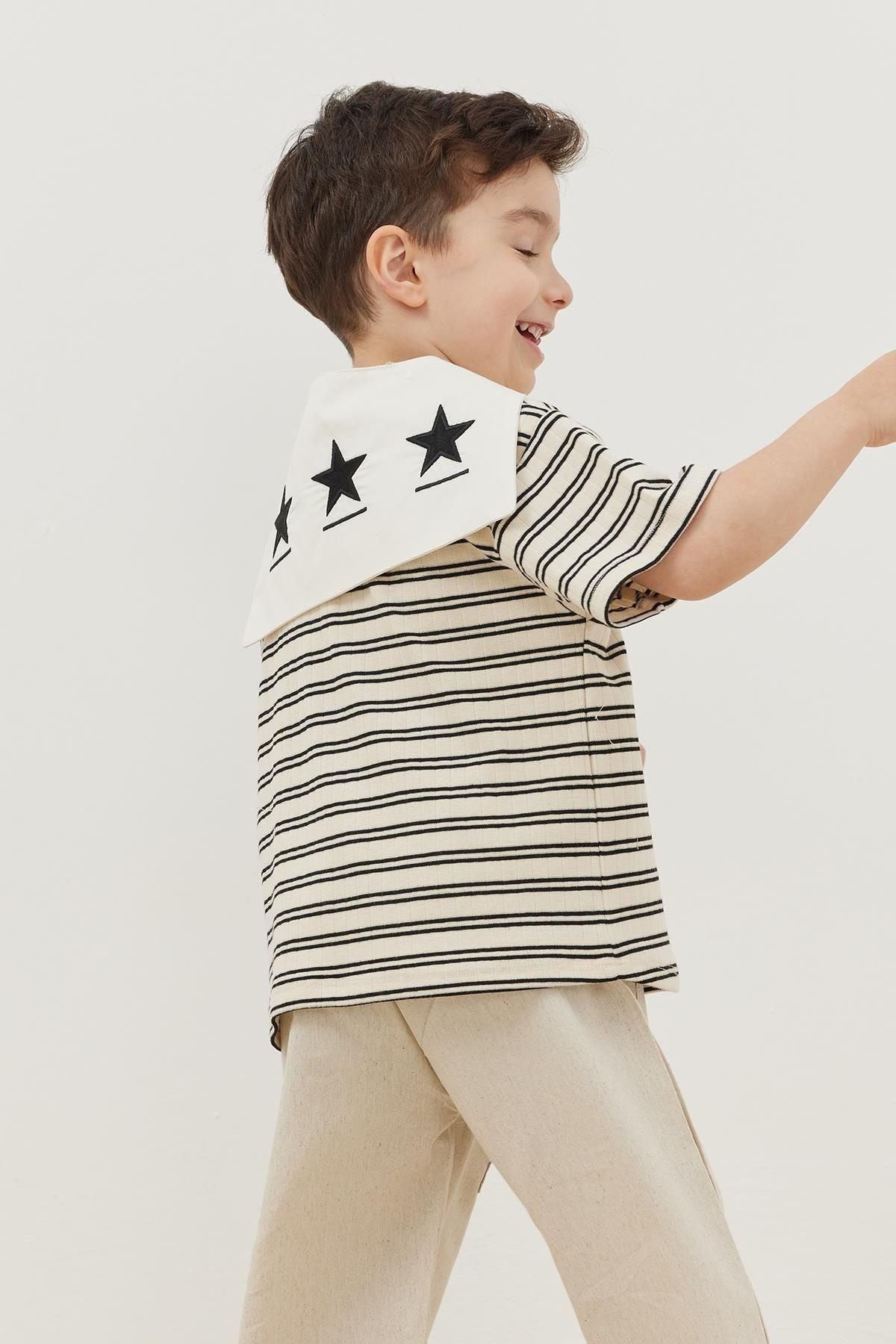 Seyyar Yakalı Tişört İnce Çizgili Siyah