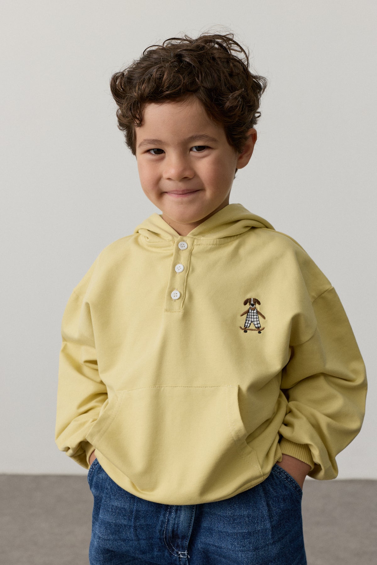 Oversize Kapüşonlu Nakışlı Sweatshirt Sarı