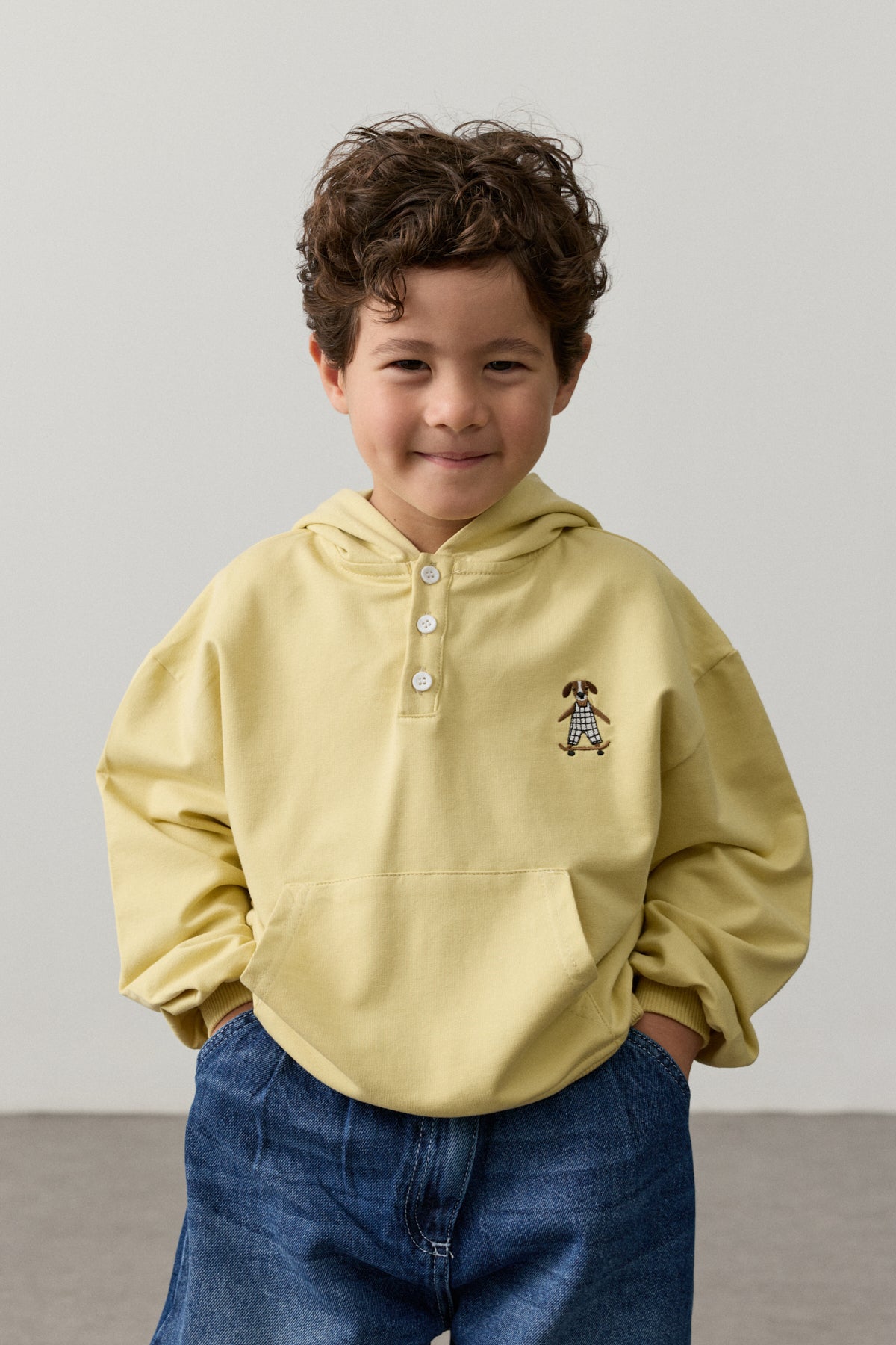 Oversize Kapüşonlu Nakışlı Sweatshirt Sarı